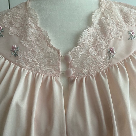 Vintage Shadowline Pale Pink Bed Jacket – Lace Trim, Rosebud Embroidery, Size M - Picture 6 of 9